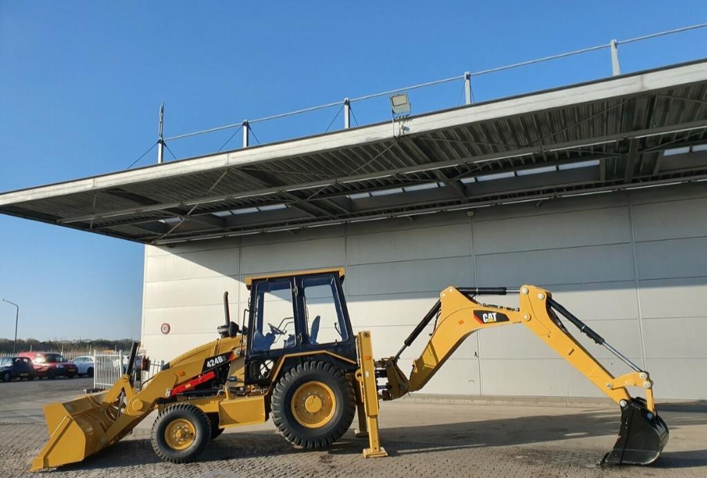 Tractopelle Caterpillar 424B – Image 24